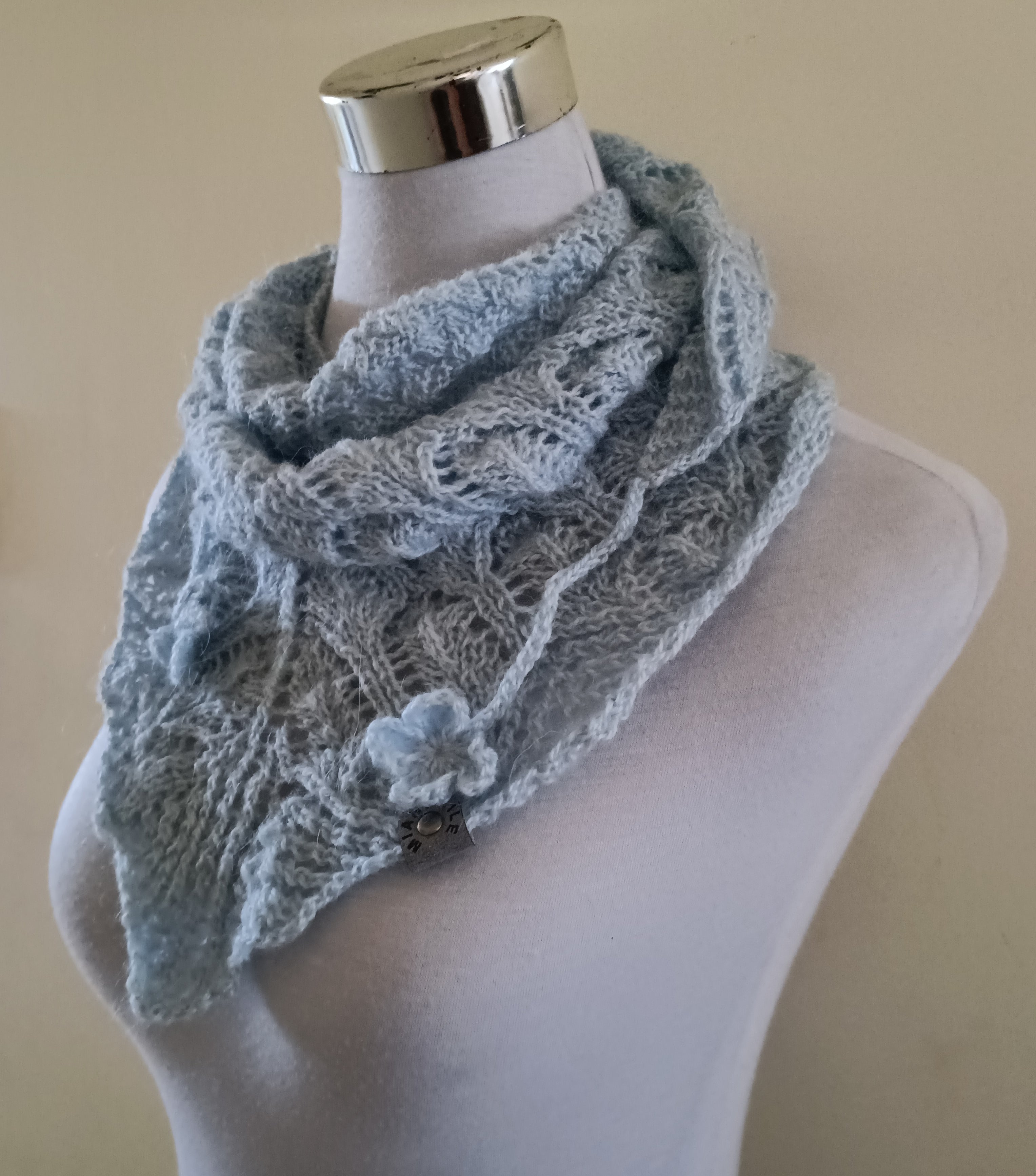 Cuello modelo encaje Celeste