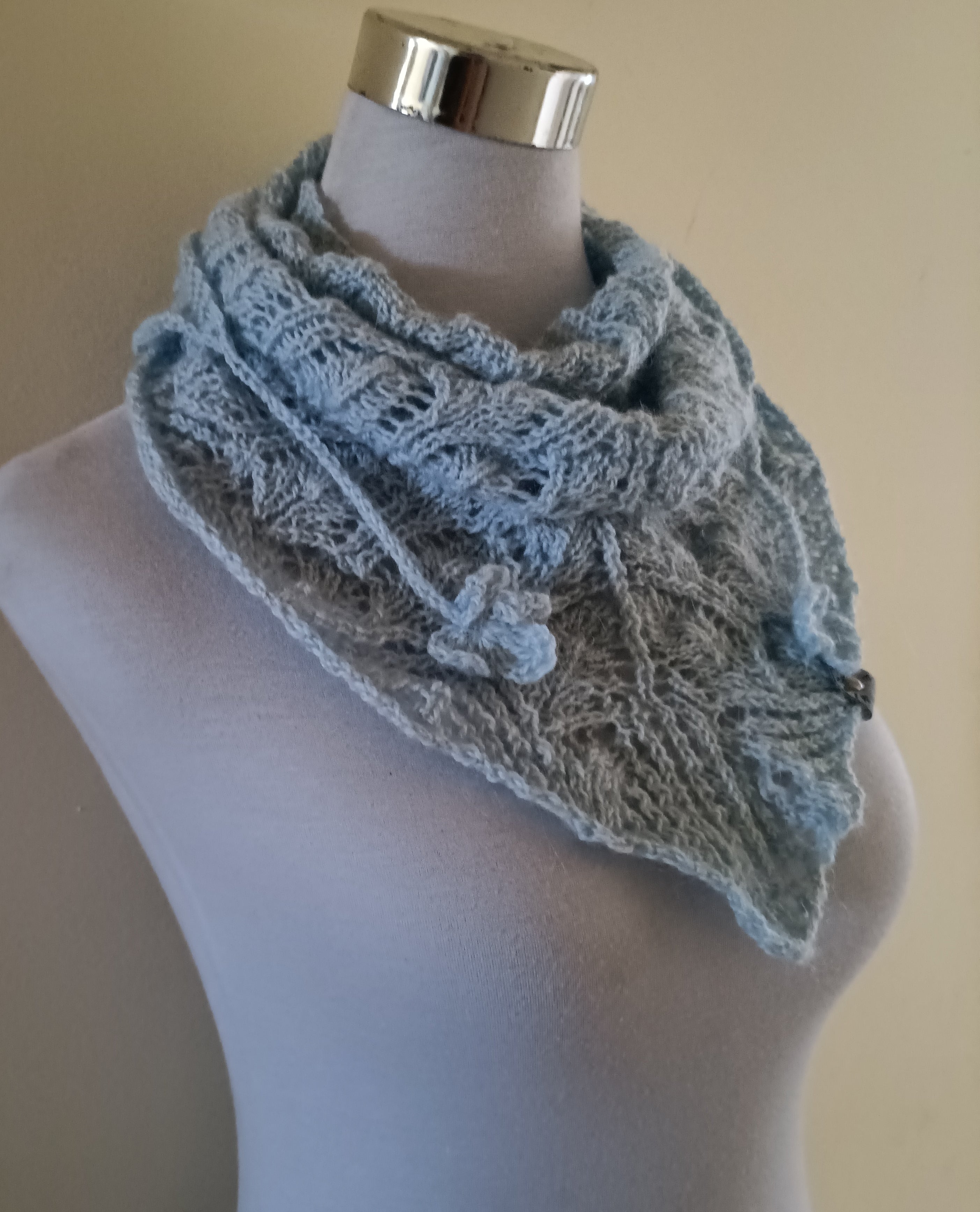 Cuello modelo encaje Celeste