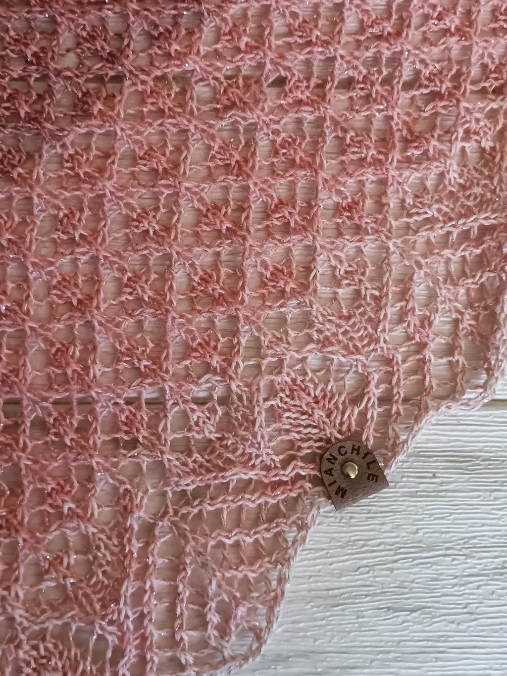 Cuello efecto encaje rosado